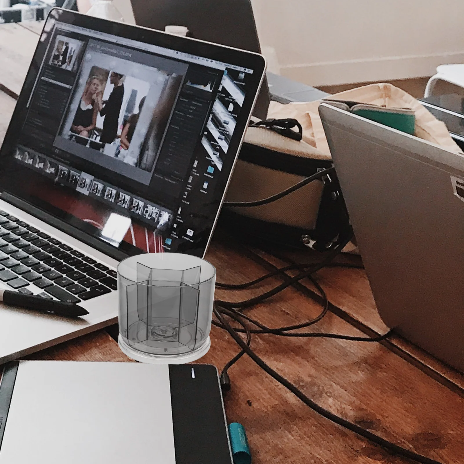 

Rotating Pen Holder Plastic Desk Organizer Pencil Brush Storage Container for Office School Art Supplies Stationery