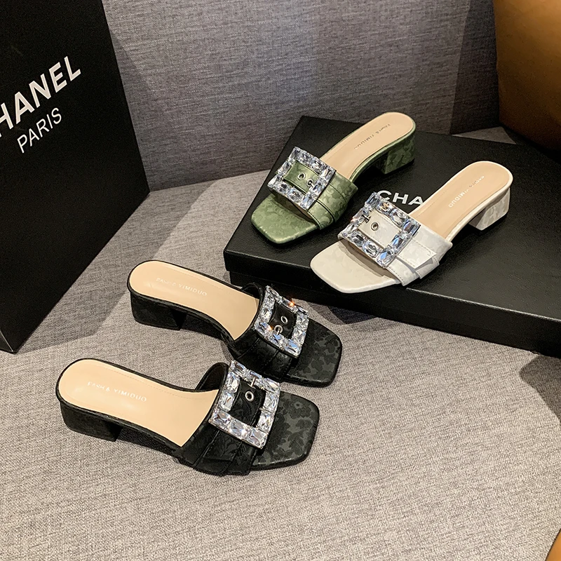 2024 Metal Button Letter Decoration Women Slippers Summer Women Sandals Flat Beach Shoes Ladies Sandals Beach Shoes Flip Flop