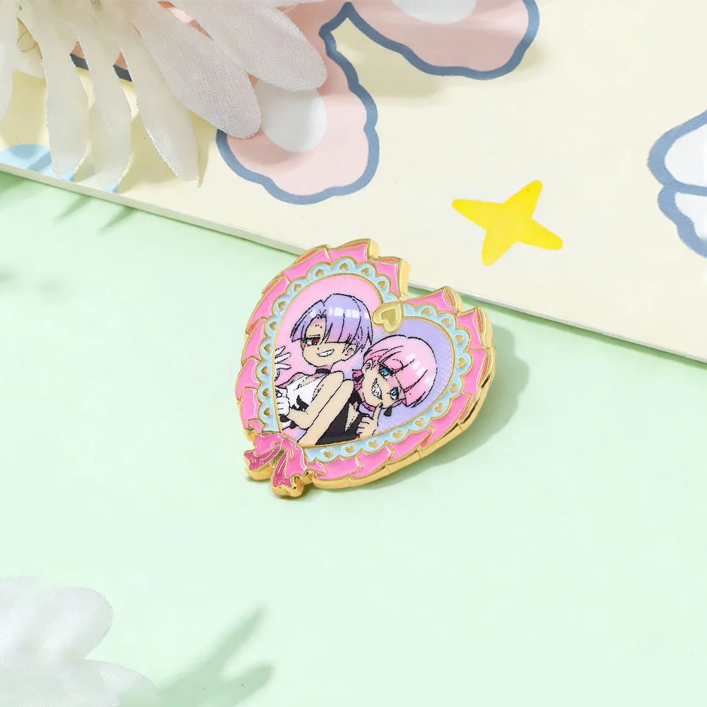 Angel Brothers Emaille-Brosche Rosa Herz Schleife Abzeichen Panty & Stocking with Garterbelt Manga Anstecknadel Fan-Zubehör Freundesgeschenk – Detail 12