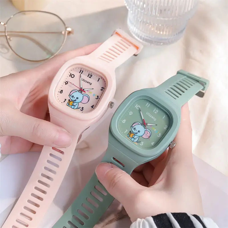 New Cute Luminous Watch Fashion Sports Watch for Girls Students Luminous Watch Ins Popular Kids Watch Pink Electronic Watch