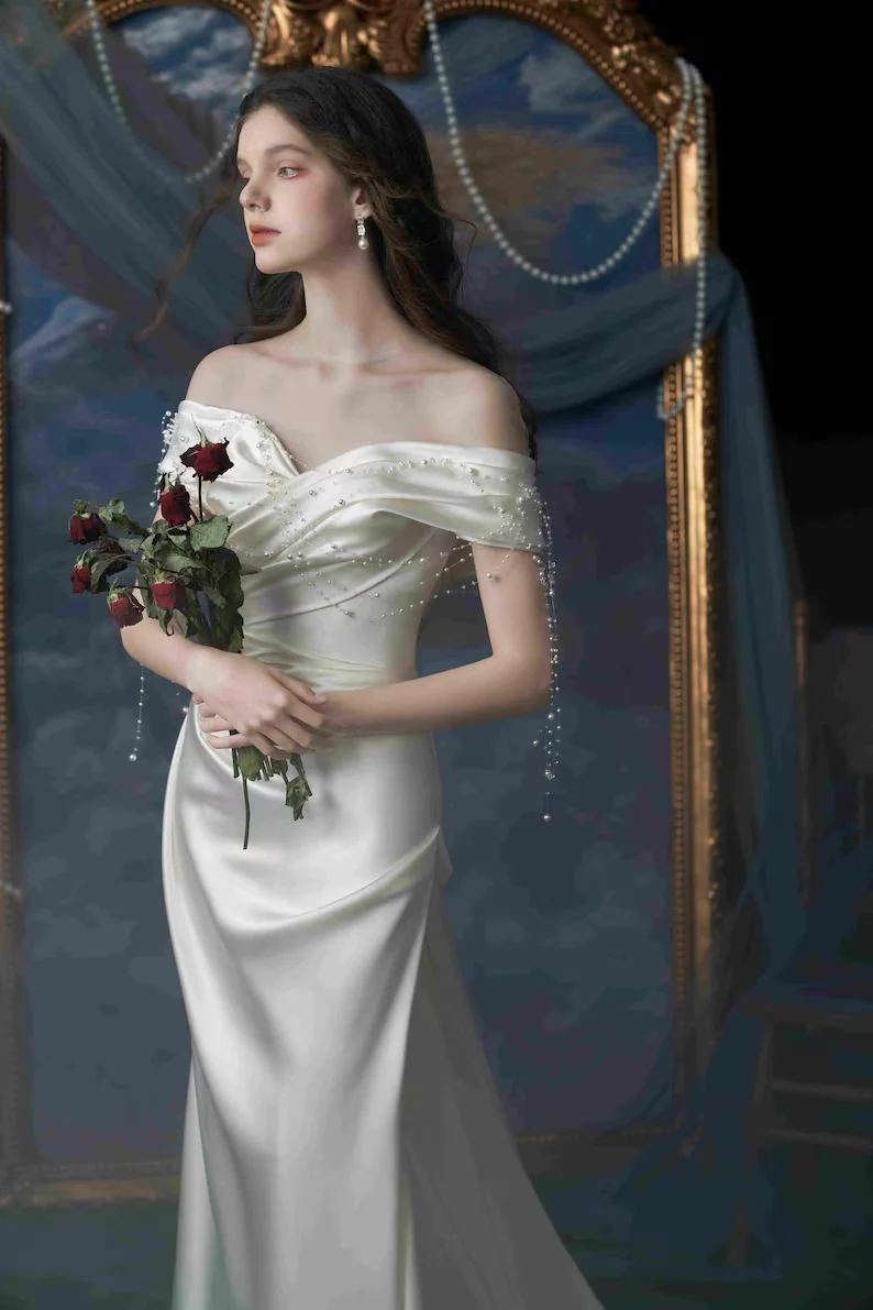 Customized Mermaid Style Off Shoulder Sexy Princess Wedding Dress Sweetheart Tassel Pearl As A Wedding Gift Silk Bridal Dress
