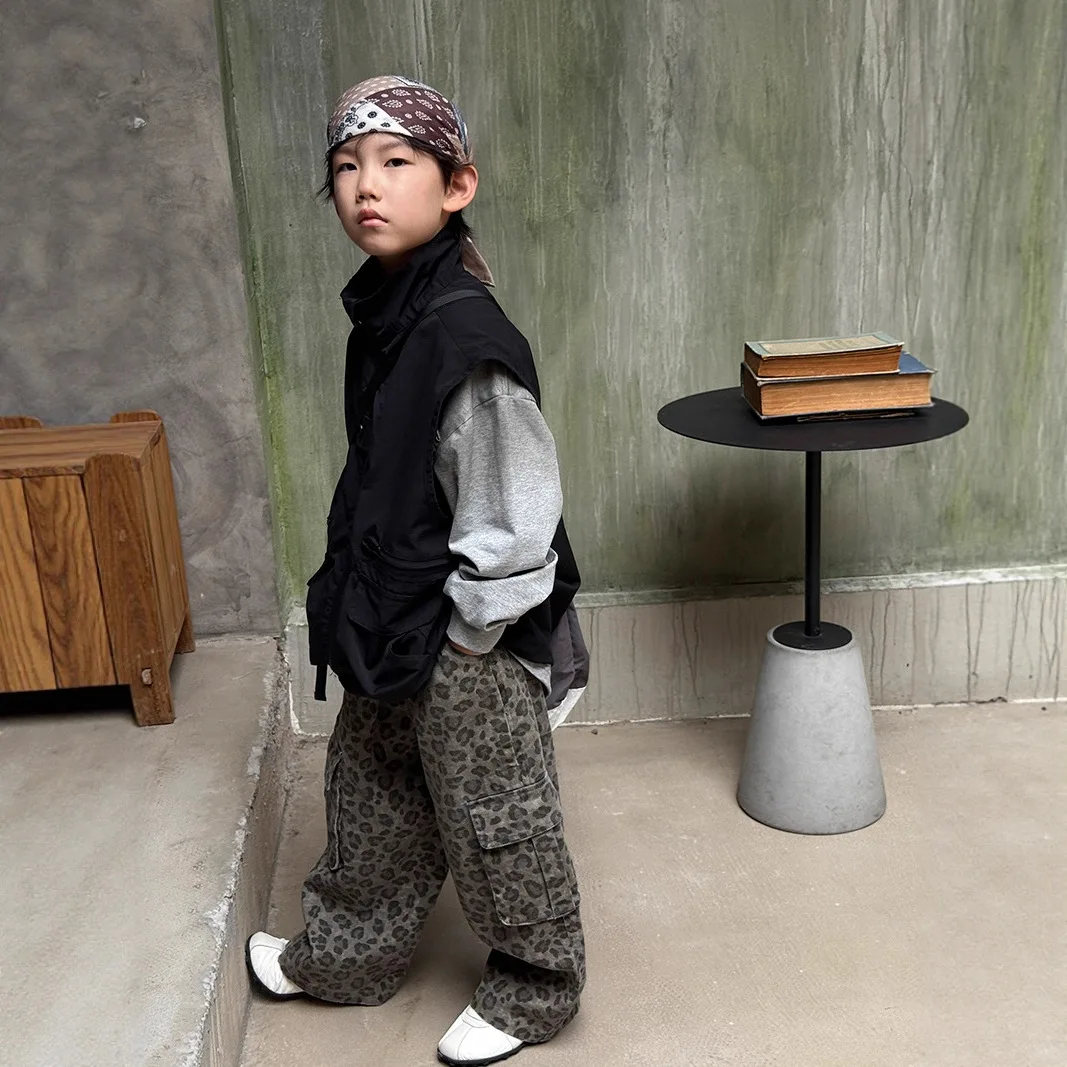 سترة شحن كلاسيكية للأطفال لخريف 2025 موضة كورية جديدة غير رسمية يومية بلون سادة بدون أكمام معطف بياقة واقفة #3