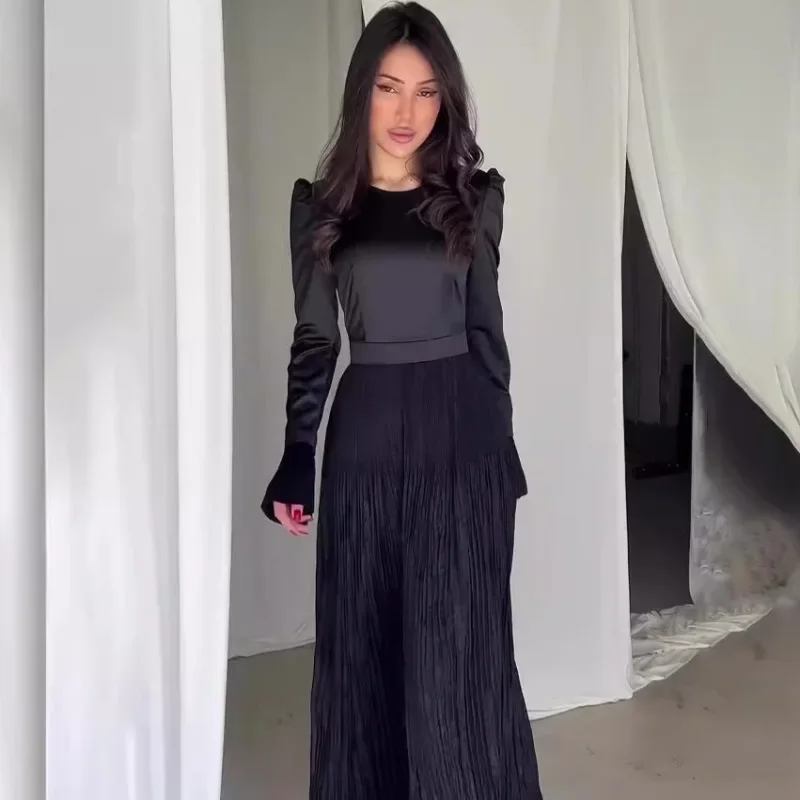 

Solid color simple and fashionable spring new style, folded waist and thin long-sleeved big pendulum celebrity dress S9094
