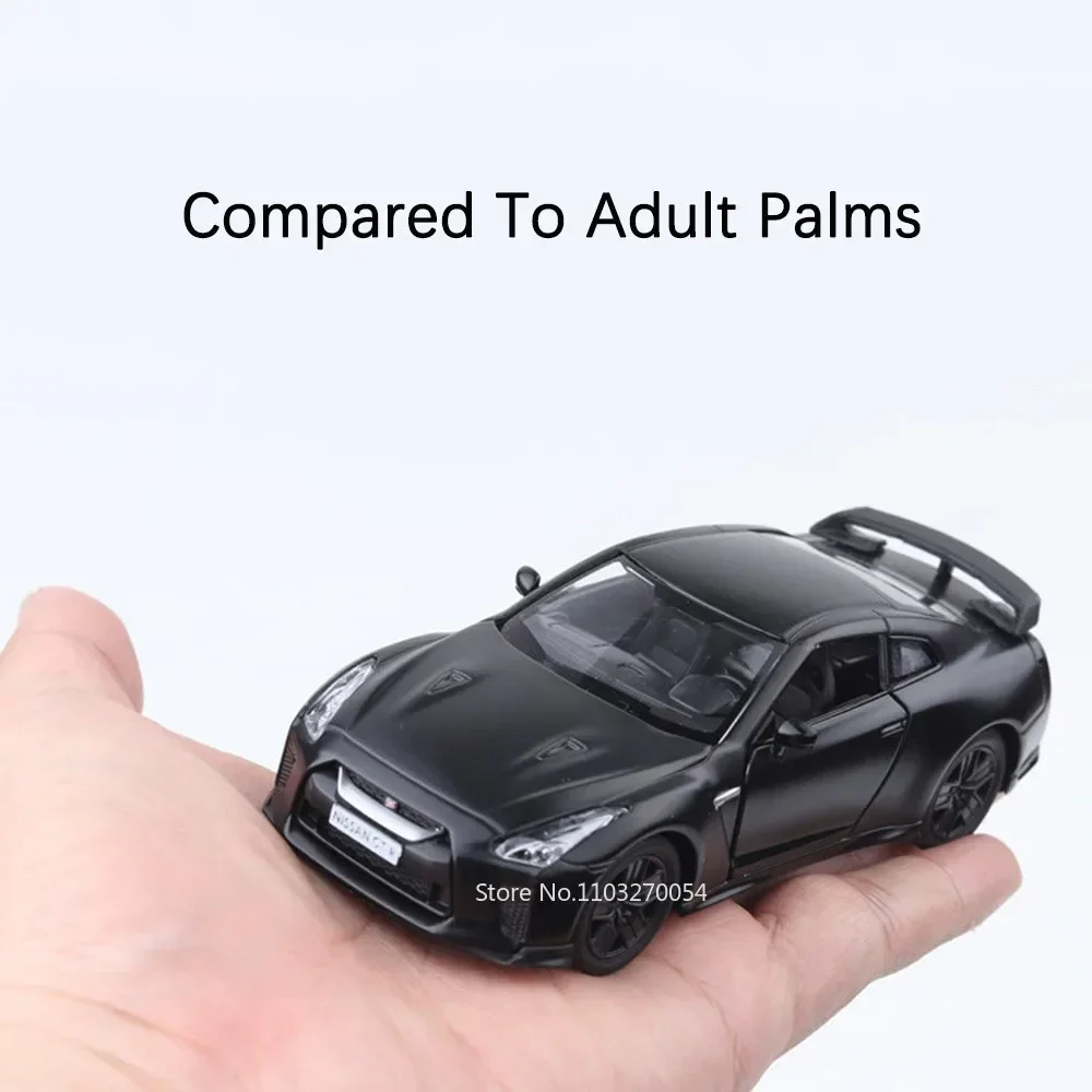 1/36 NISSAN GTR Giocattoli Modello di Auto Pressofuso Veicoli In Lega Porte Aperte Corpo In Metallo Pneumatici In Gomma Tirare Indietro Giocattolo Regali Di Compleanno per I Bambini