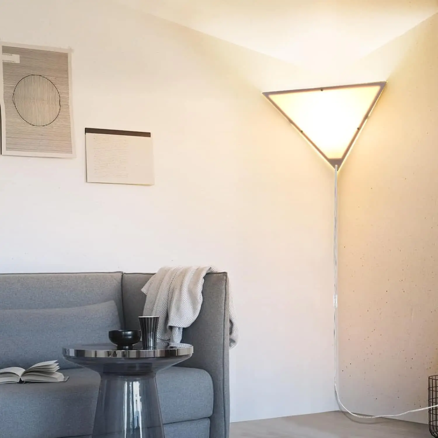 

Triangle Corner Light with Switch, Ceiling Plug-in for Living Room, Bedroom, Kids Room Dark Areas