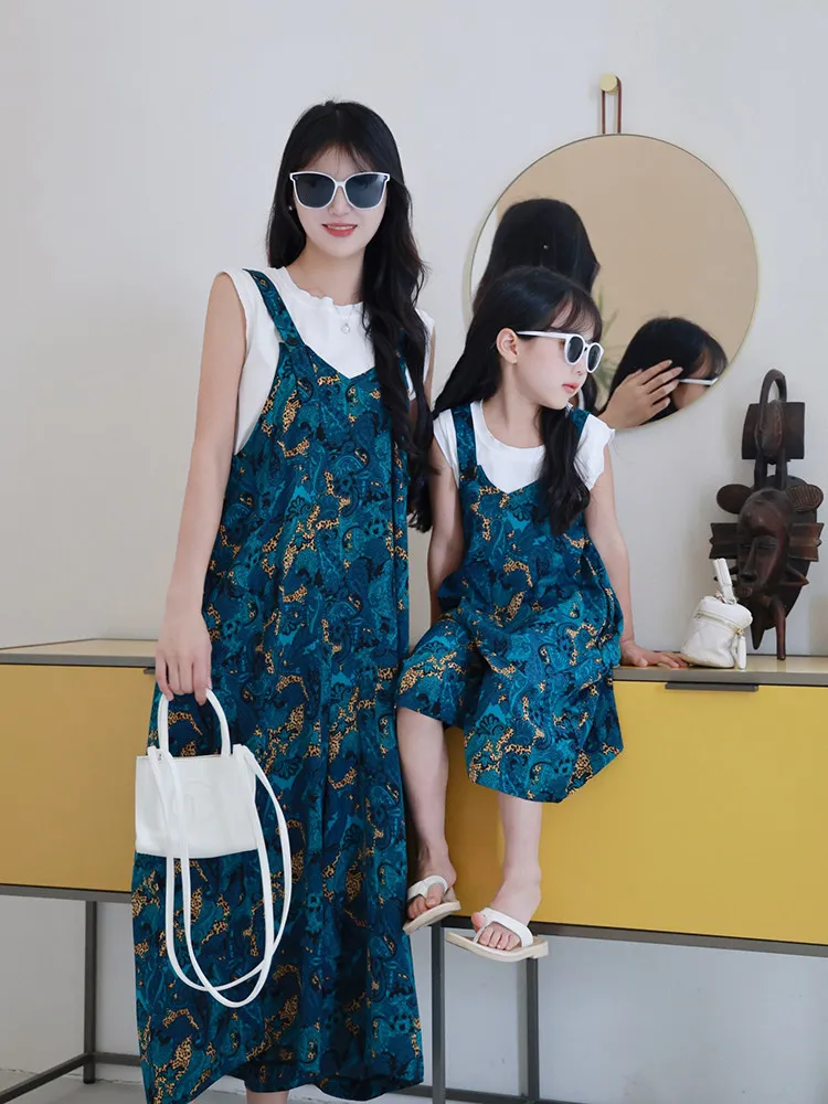 Parent-child matching outfit set 2026 summer fashion casual stylish new mother-daughter dungaree two-piece set