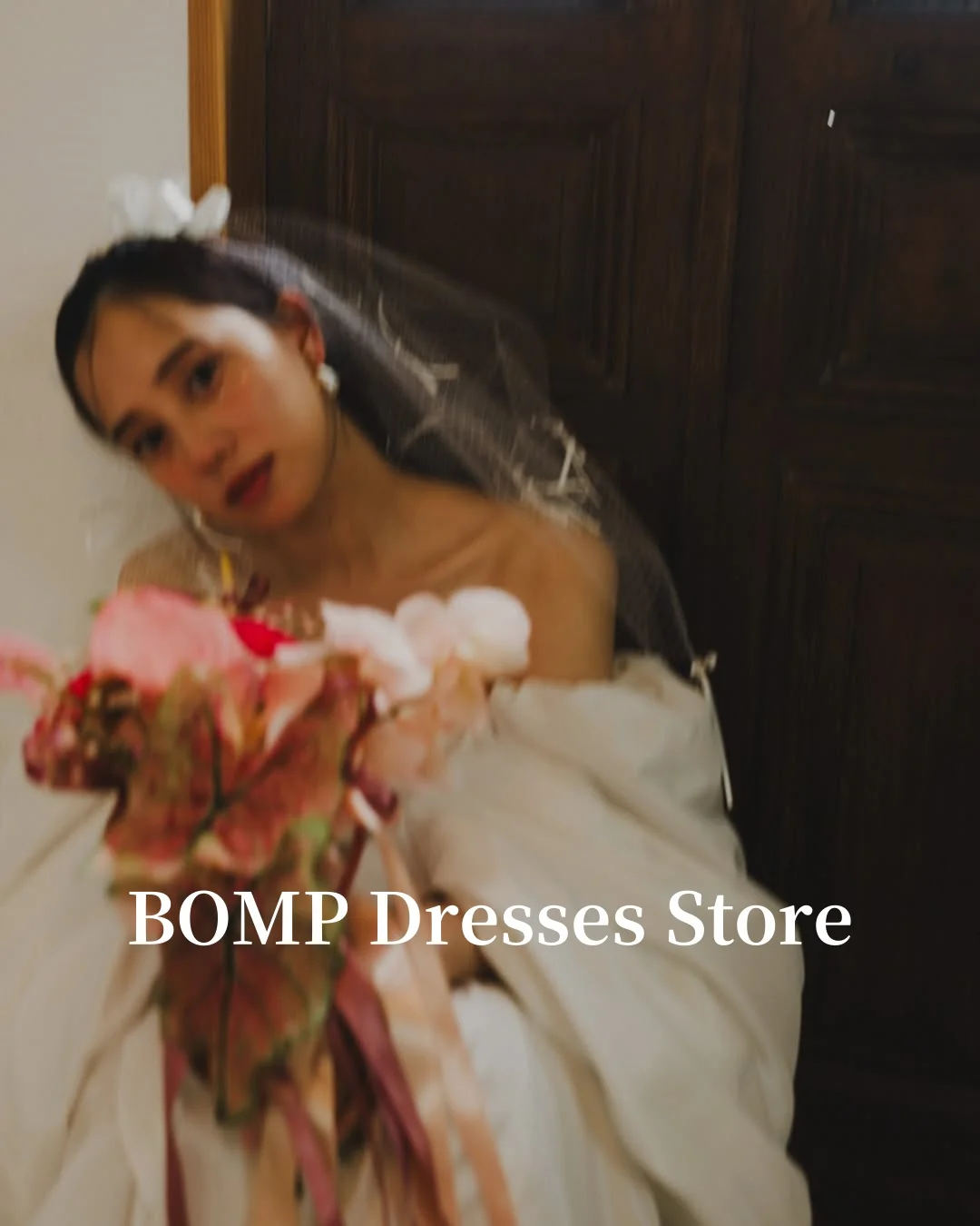 BOMP Strapless 미니 짧은 웨딩 드레스 분리형 기차 짧은 소매 한국 일본 신부 가운 사진 촬영 맞춤형