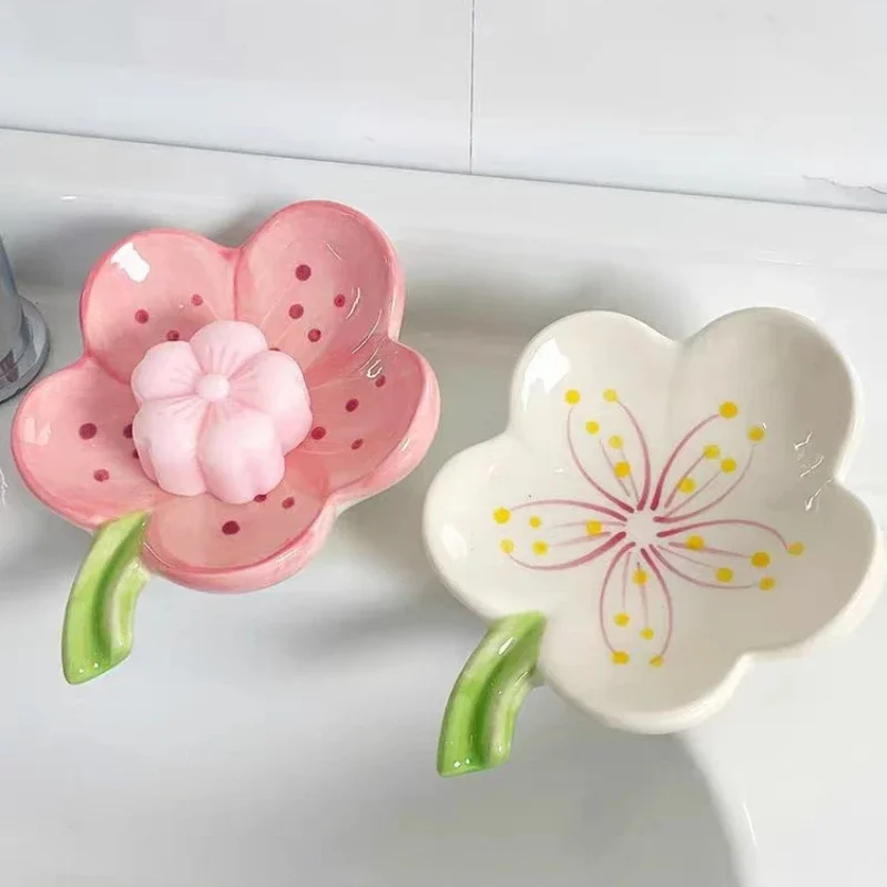 

1pc Creative Ceramic Soap Box Peach Blossom Shape Soap Drain Box Household Bathroom Shelf No Punching Required Drain Soap Dish