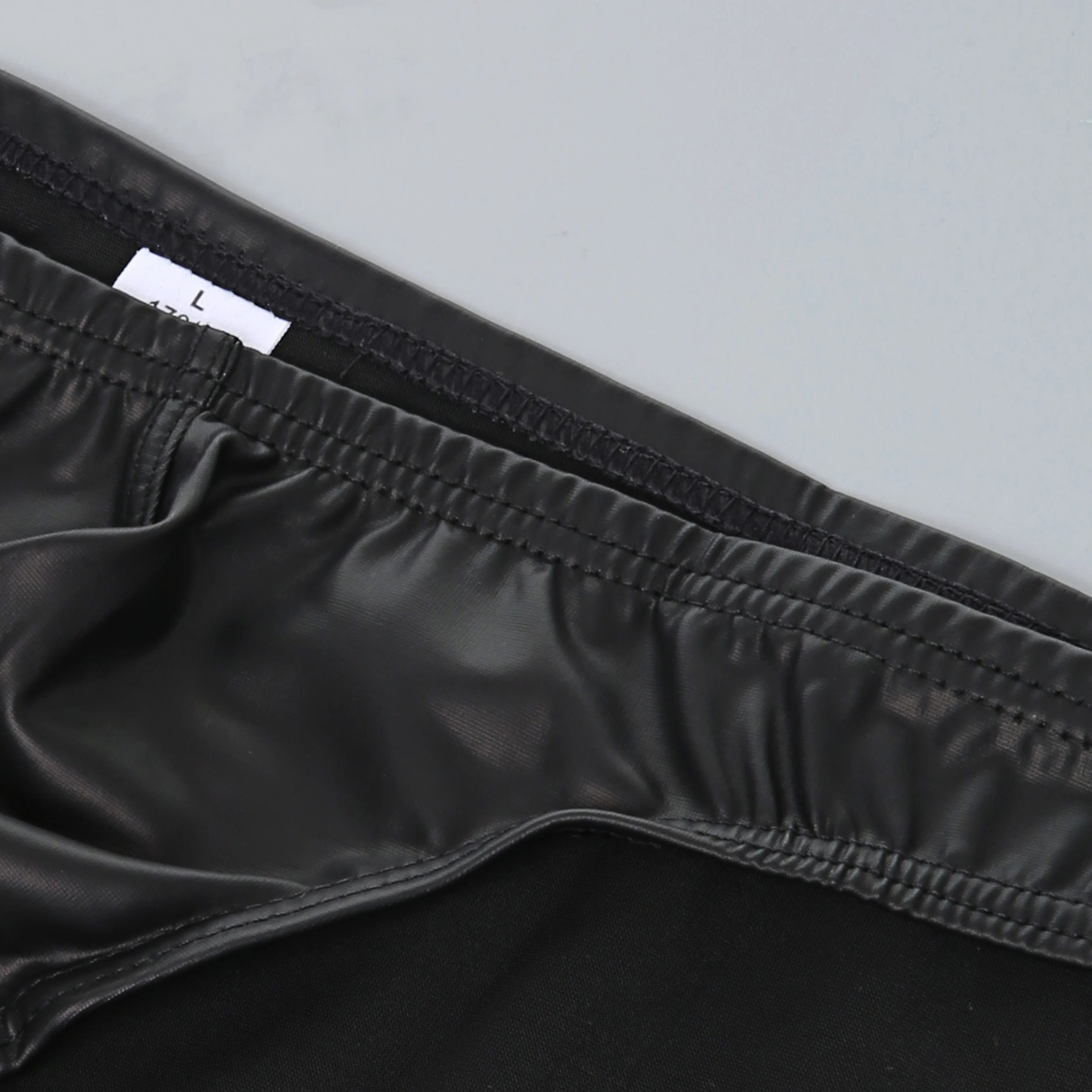 Sportliche Unterhosen aus Kunstleder, Sportunterwäsche, niedriger Bund, für Fitnessstudio und Bodybuilding, PU-Unterhosen mit U-förmigem Beutel, Trainingsunterwäsche – Detail 5