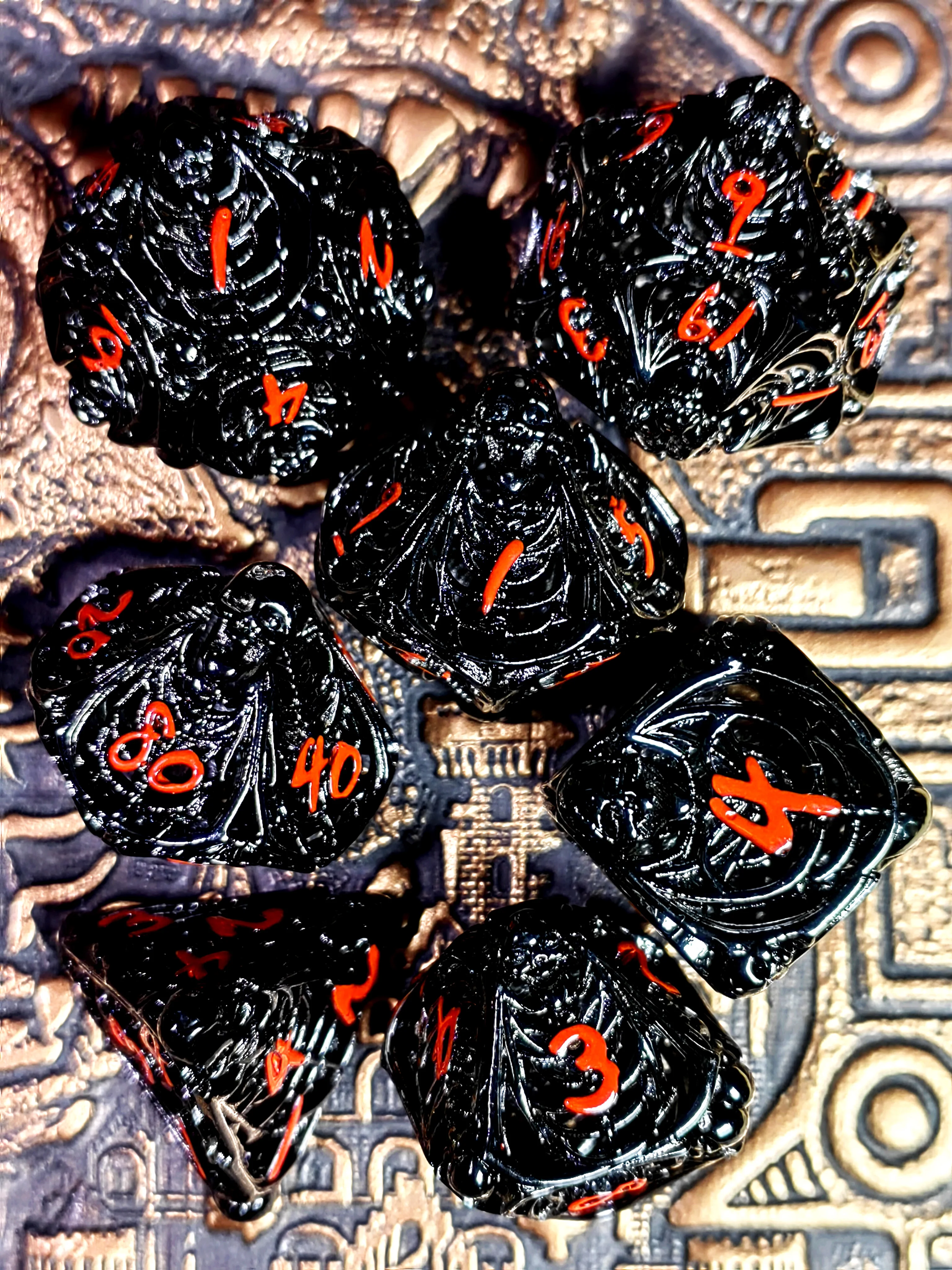 Juego de dados de metal DnD: diseño de calavera de aleación de zinc, base plateada con números rojos, perfecto para mazmorras y dragones, juegos de rol