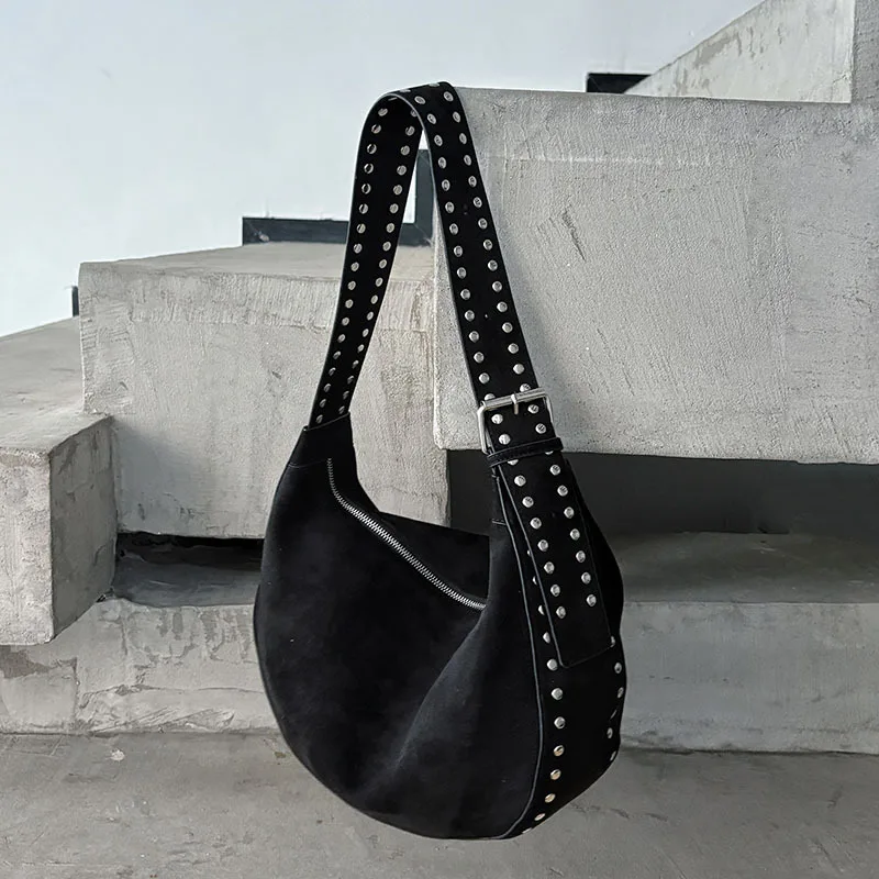 

Luxury Studded Strap Shoulder Bag Hollow Rivet Cloud Bags for Women Handbag Winter Faux Suede Crossbody Bags NEW Shopper Purses