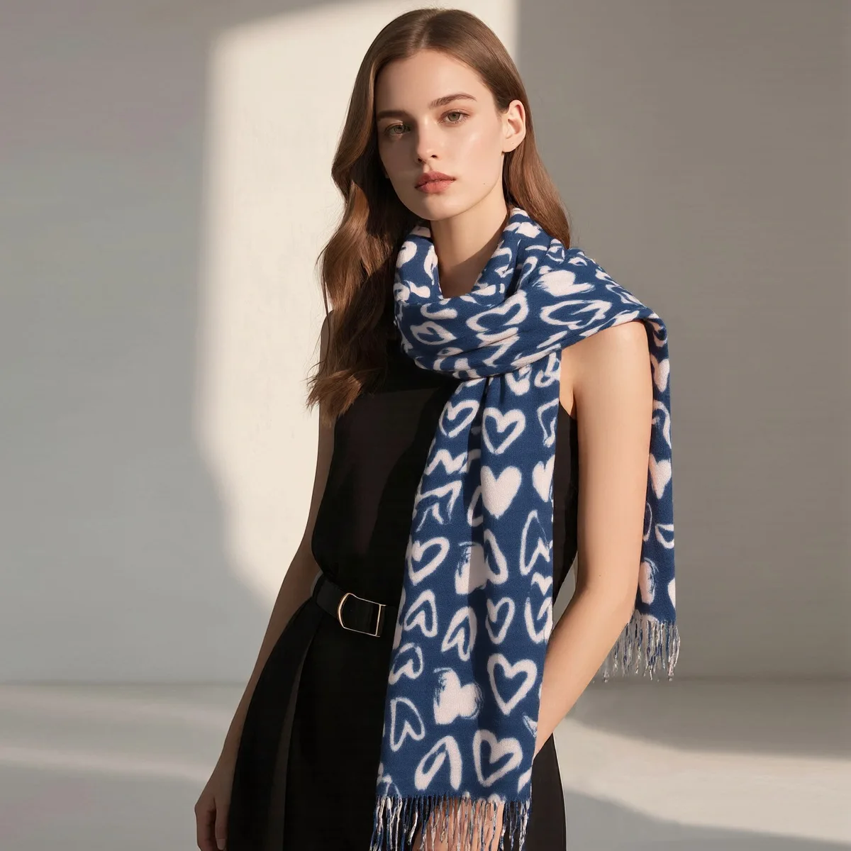 Bufanda acrílica en forma de corazón para mujer con textura tipo cachemira, elegante y versátil para otoño/invierno, también se puede usar como chal.