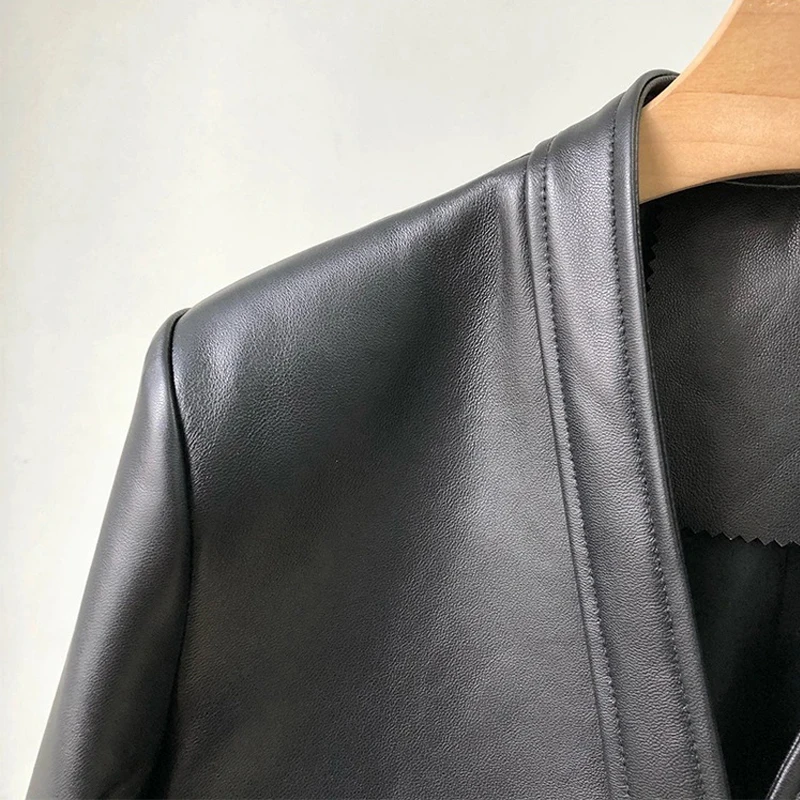 Cappotti casual da donna in vera pelle al 100% 2025 Moda scollo a V tasche monopetto Giacche corte da donna slim in pelle di pecora