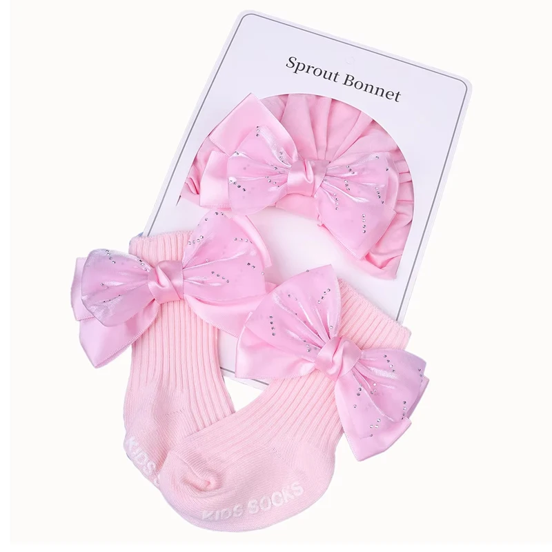 

Комплект носков из 2 шт., милый тюрбан с бантом и бриллиантами для маленьких девочек, мягкая эластичная шапочка для новорожденных, противоскользящие носки