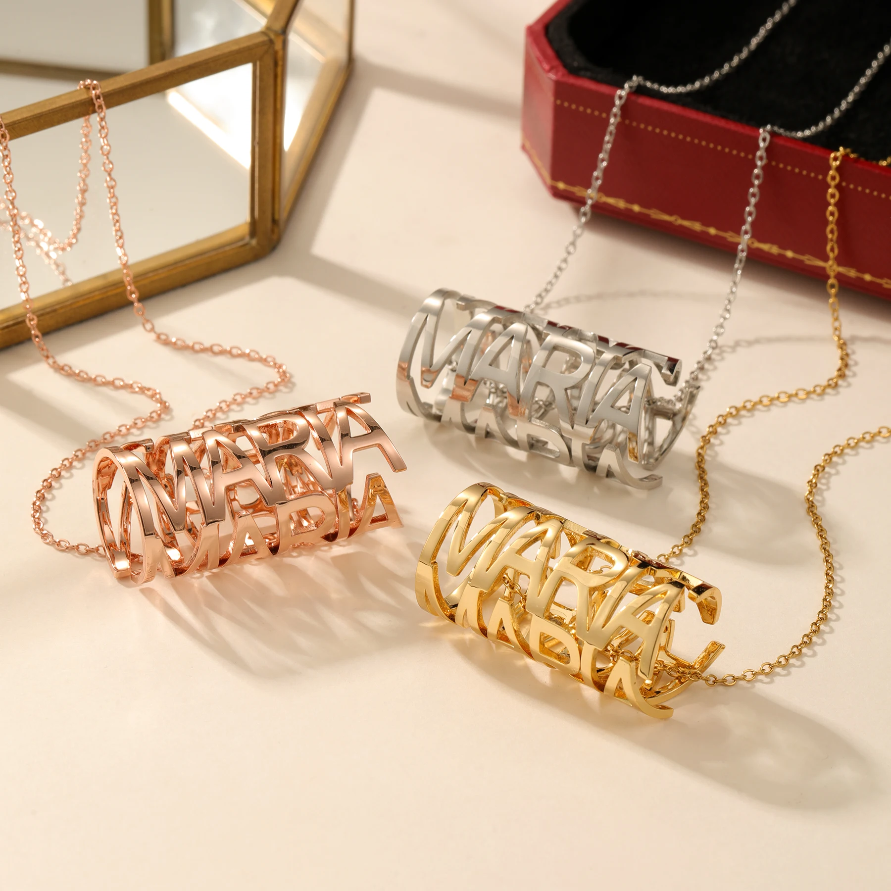 Collar con Nombre Personalizado en Cilindro, Diseño de Pergamino con Múltiples Nombres, Joyería Moderna Personalizada, Regalo para Familiares y Parejas, Chapado en Oro de 18k