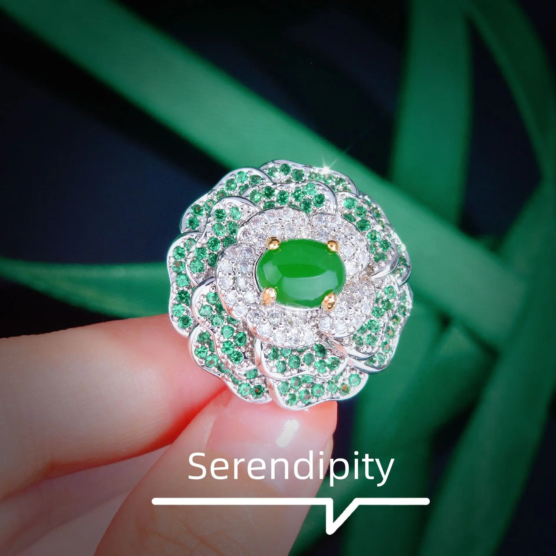 Fashion Retro Micro Inlay Zircon Imitated Emerald Green Chalcedony Rings Flower Shape Ring Banquet Party Jewelry For Women