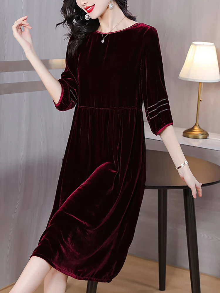 Female Red Velvet Elegant Loose Long Dress Autumn Winter Thick Warm Casual Home Dress 2024 Korean Vintage Hepburn Luxury Dresses