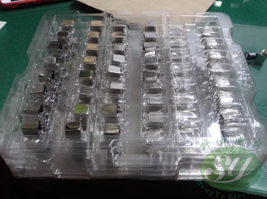 Inductor enchufable de carcasa metálica LCP112B-402M