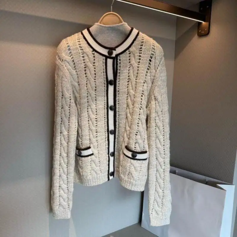 2026 Early Autumn Contrast Color Slim-fit Sequin Twist Button Single-breasted Knitted Cardigan Jacket For Women