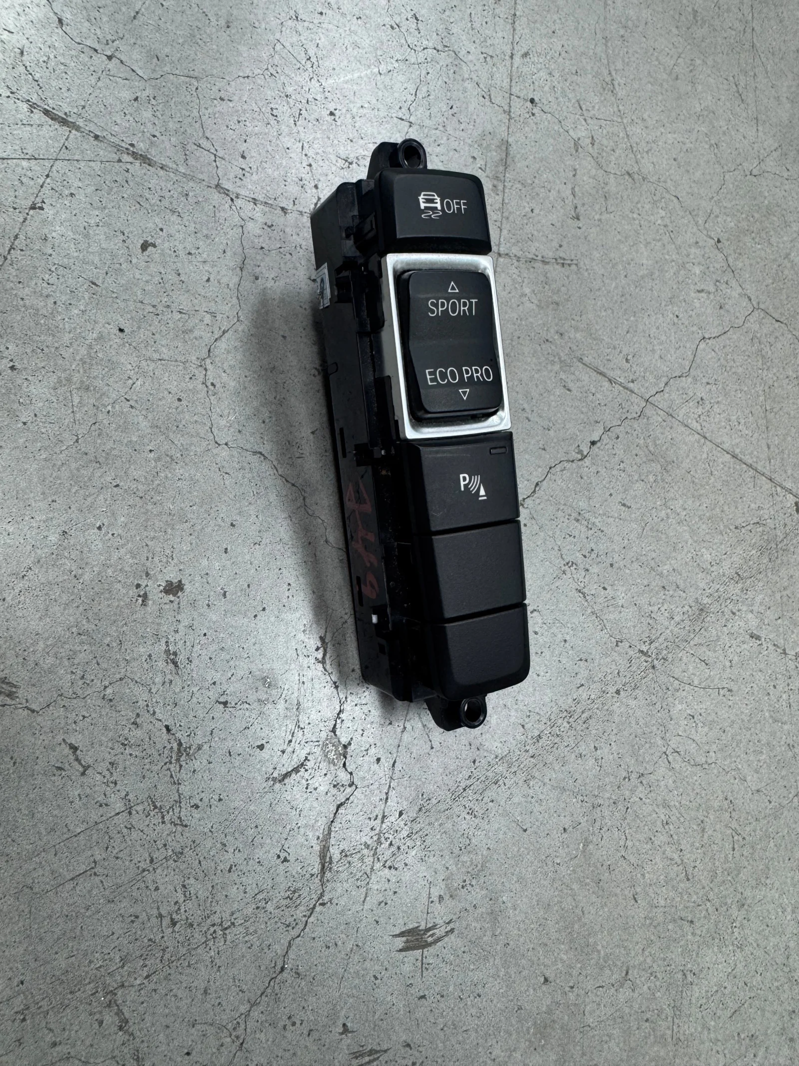 New Style High Quality X2 Series F39 Armrest Combination Switch Motion Module Button Parking radar Anti-slip Switch for BMW