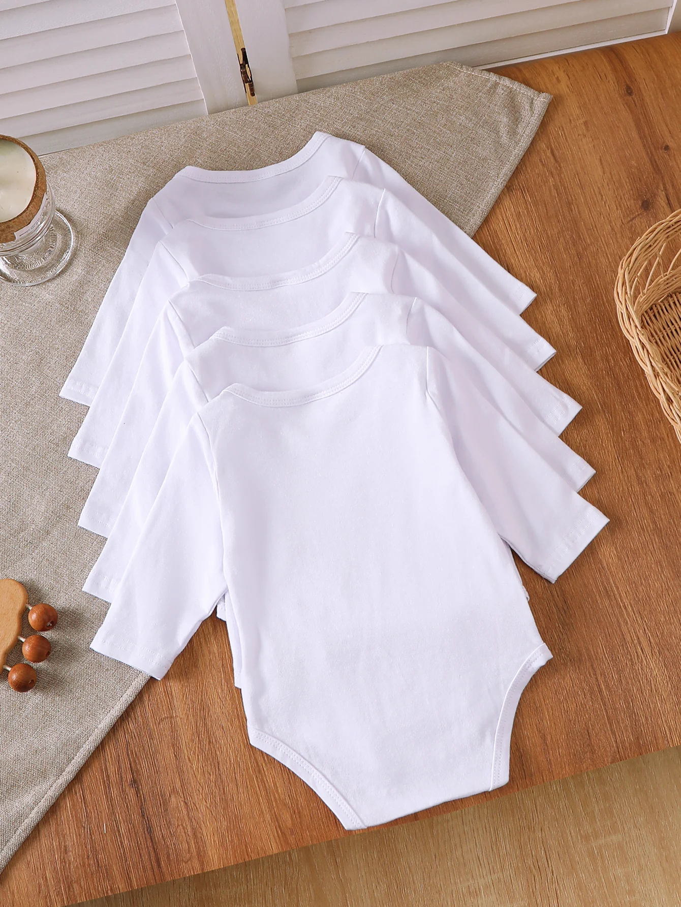 5-Pack of Newborn Pure White Long-Sleeve Onesies, Basic Solid Color Round Neck Design, Snap Buttons at the Crotch for Easy Diaper Changes, Loose Fit Not Tight, Suitable for All Seasons, Baby's Everyday Base Layer Romper