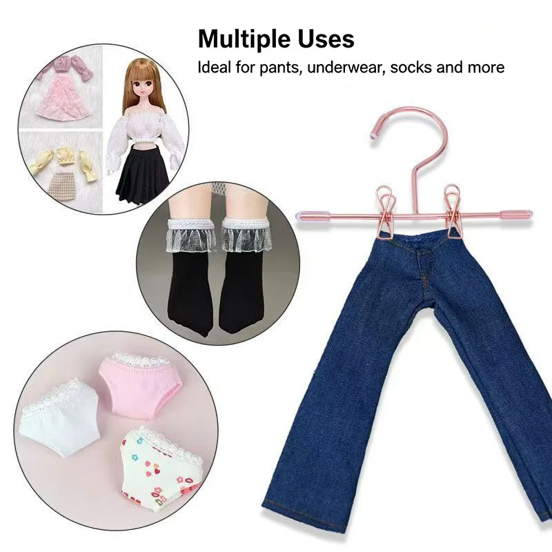 5 metal doll outfits, small hangers for organizing doll clothes, dollhouse decoration
