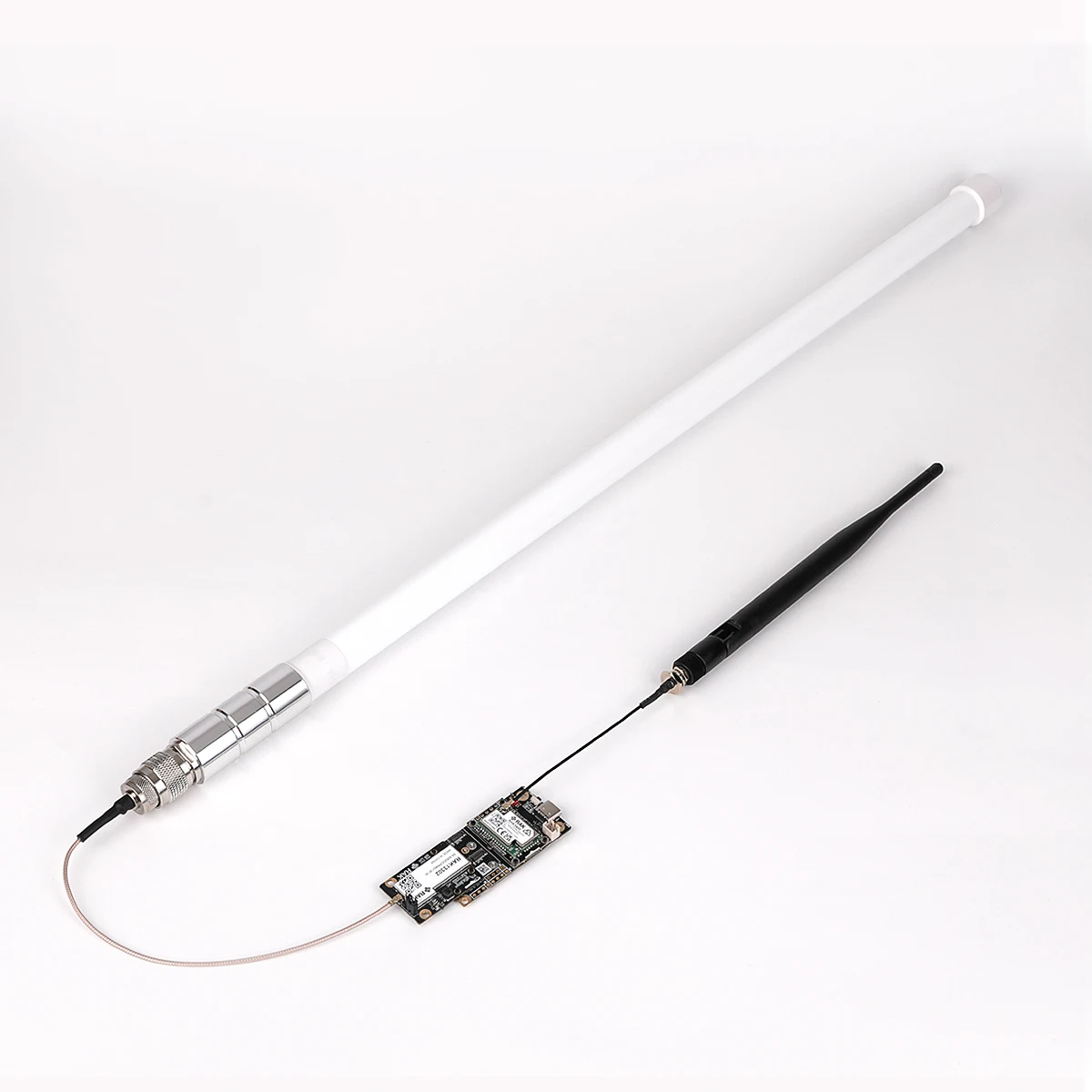 

RAKwireless WisMesh 1W Booster Starter Kit 30dBm With 915MHz LoRaWAN 6dBi Fiberglass Antenna Compatible Meshtastic&Meshcore