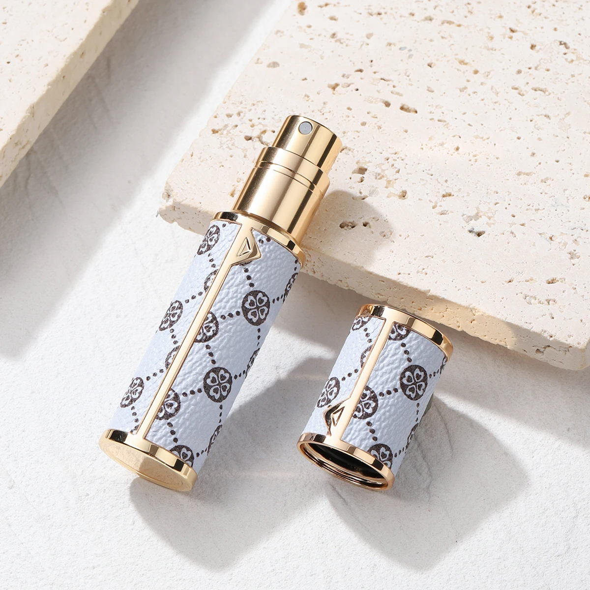 5ml PU Leather Mini Perfume Atomizer Bottle Sprayer Suitable for Boarding Tight Sealing Travel Customized Refillable Bottles