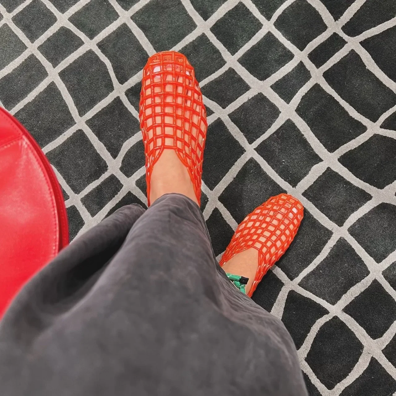 

2025 New Women Shoes Luxury Brand Flat Sandals Fashion PVC Breathable Shoes Women Summer Baotou Bag Casual Jelly Sandals Zapatos