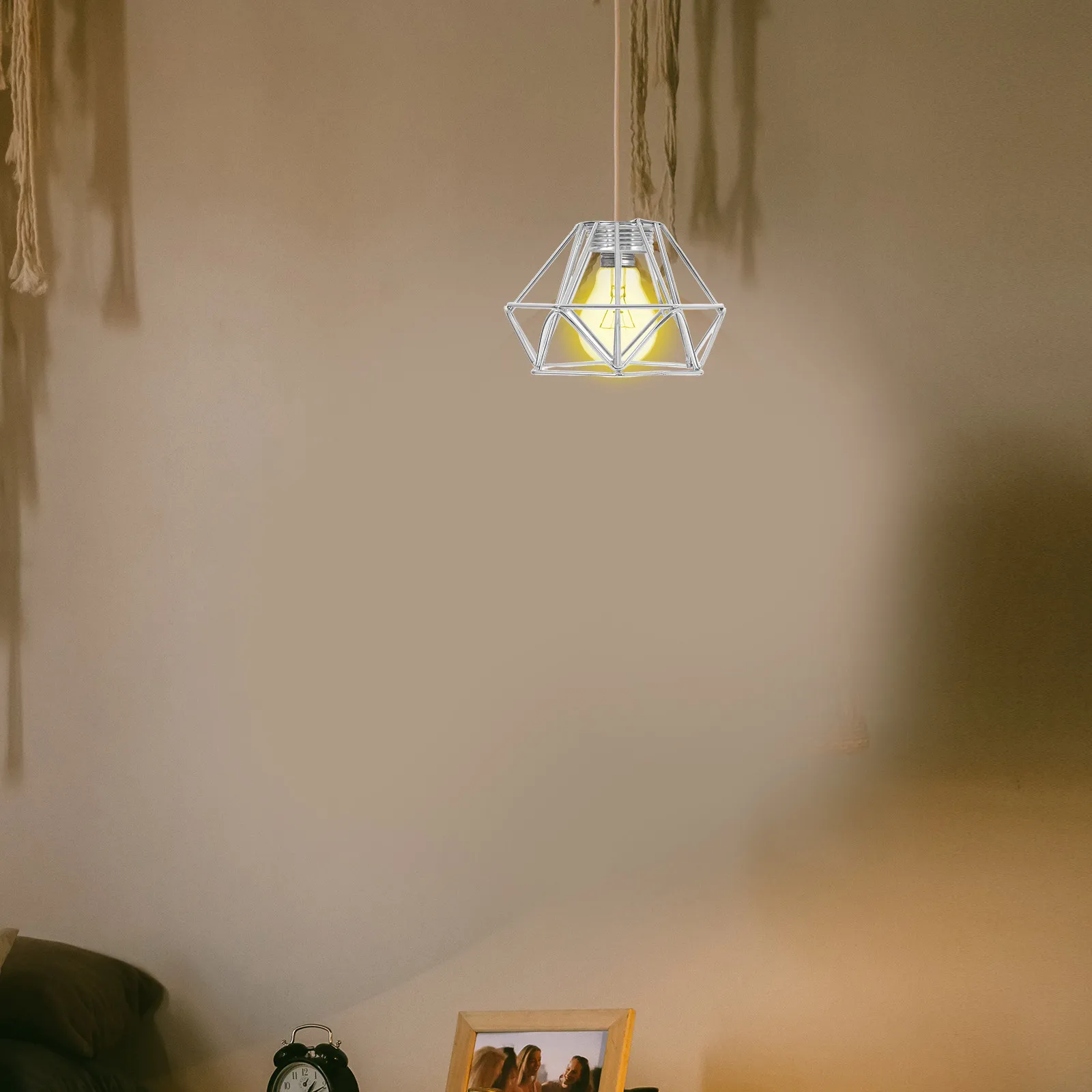 Creative Iron Lampshade Hollow Design Retro Metal Light Cover for Pendant Ceiling Lamp Formal Living Room Bedroom Kitchen Decor