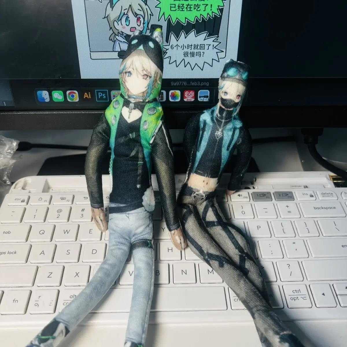 バーチャルアップローダー VUPN イジサンジ アザ アニメ 可動式ぬいぐるみ 抽象的な体のワイヤースケルトン コスプレ ハロウィン人形 小道具