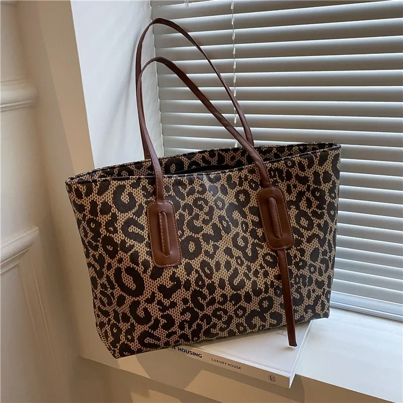 

Leopard Print Large Size Handbag Female 2023 New Retro Large Capacity Shoulder Bag Trend Texture Commuter Handheld Tote Bag