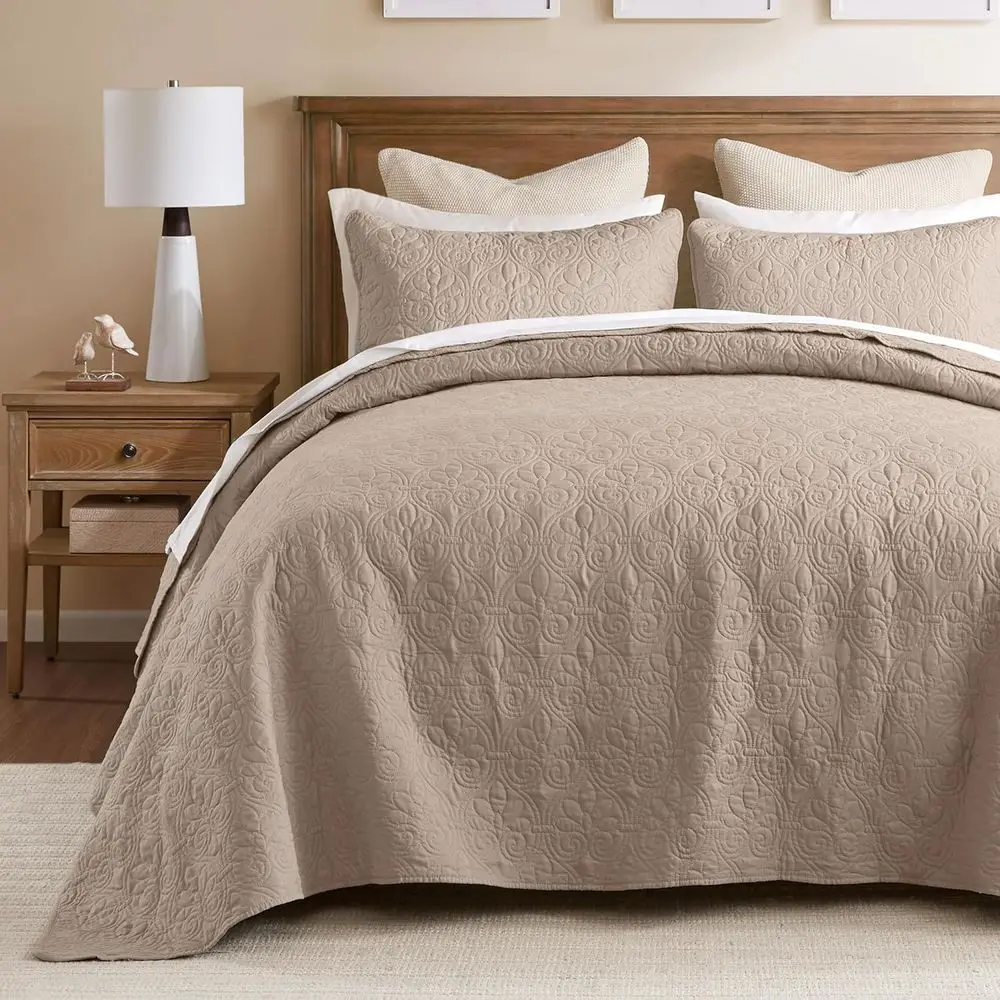 

Quebec Reversible Quilt Set Damask Design, Double Sided Stitching All Season, Lightweight Bedspread Bedding Set, Matching Sham,