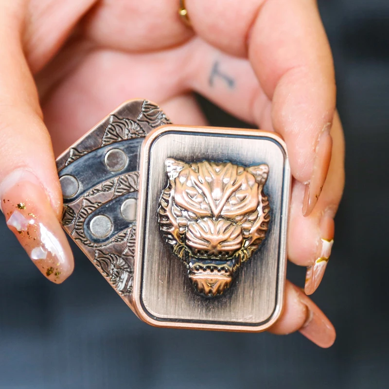 Tiger Head Fingertip Slider Toy Metal Magnetic Push Slider Decompression Toy Anti-Stress EDC Top rotante Gyro Poker Magnetic