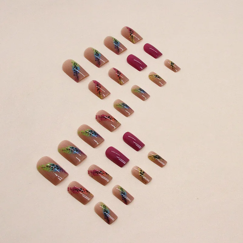 24 قطعة من أظافر قوس قزح - قاعدة أرجوانية مع نقاط ملونة، شكل باليه قصير، أظافر صناعية على طراز البوب المرح للنساء #4