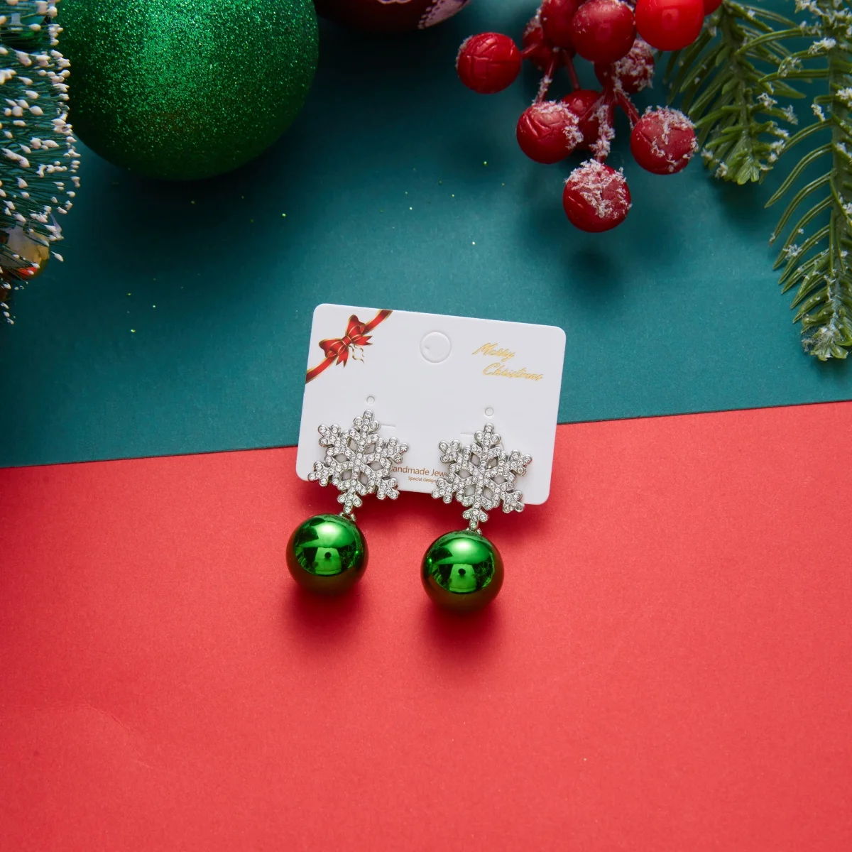Weihnachtliche grün-rote Glitzer-Schleifenohrringe mit Kristallperlen und Glühbirnen für Damen, funkelnde Schneeflocken-Kugel-Ohrringe, Schmuck – Detail 32