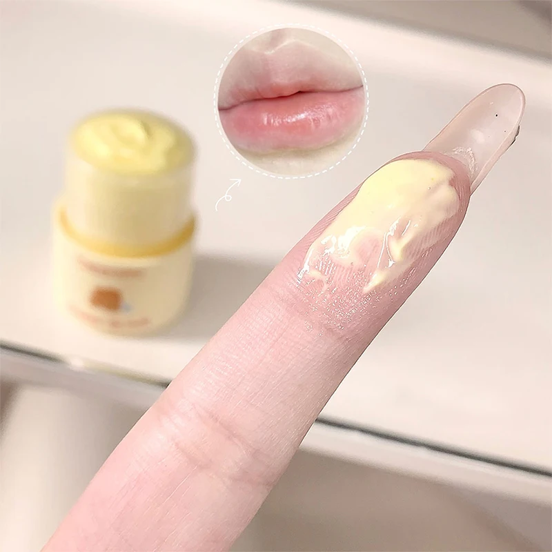 يحتوي كريم الشفاه Cappuvini Cheese على تركيبة لطيفة لترطيب ومرطبًا، ويحمي الشفاه، ويحسن خطوط الشفاه، وهو يجب اقتناؤه لفصل الخريف والشتاء، وهو جوهر شفاه منعش وغير لزج.