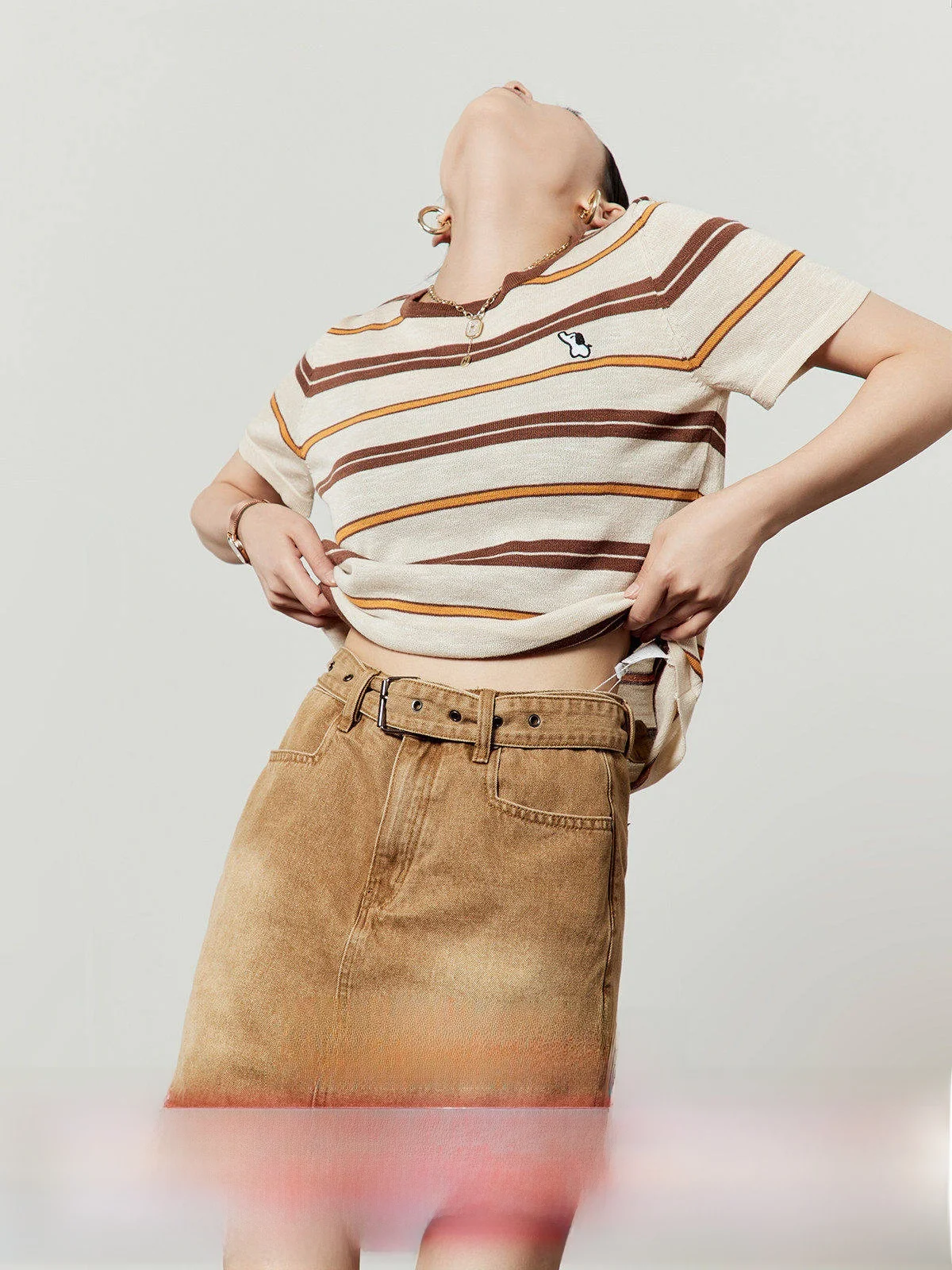 

Женская летняя новая трикотажная футболка в полоску с коротким рукавом, вышивкой и пэчворком в университетском стиле, с цветным принтом слона.