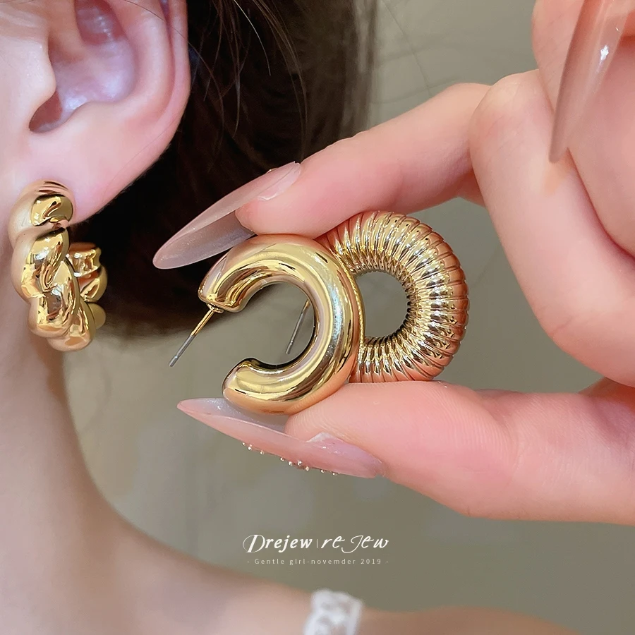 18 Pieces Resin Metal C Shaped Hoop Earrings Multi Styles Twisted Strip Textured Circle Earring Fashion Daily Women Accessories