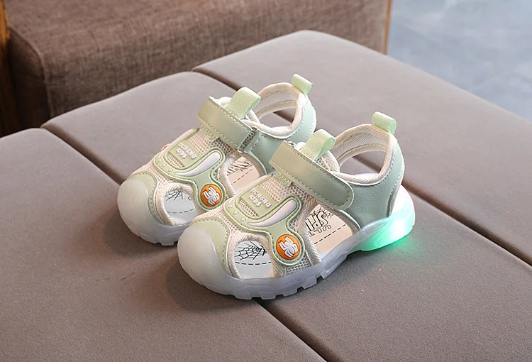 2026 LED Leuchtende Kleinkinderschuhe | Cartoon-Cowboy-Sandalen & -Hausschuhe mit weicher Sohle, Unisex-Sommerschuhe für Kinder – Detail 14