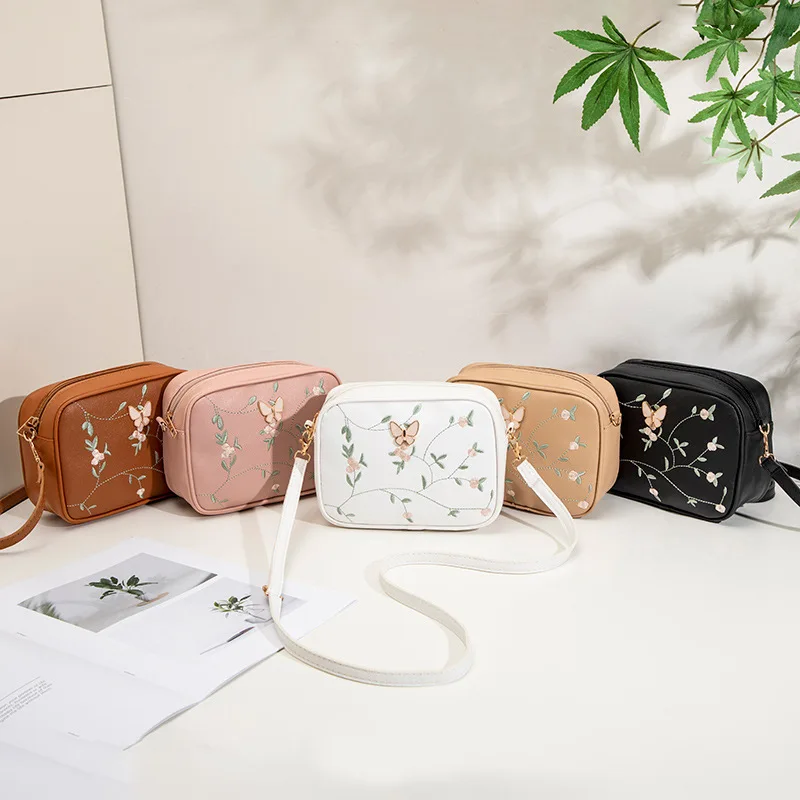 Fashionable and casual butterfly decoration single shoulder camera bag 2024 new exquisite embroidered womn\'s crossbody bag