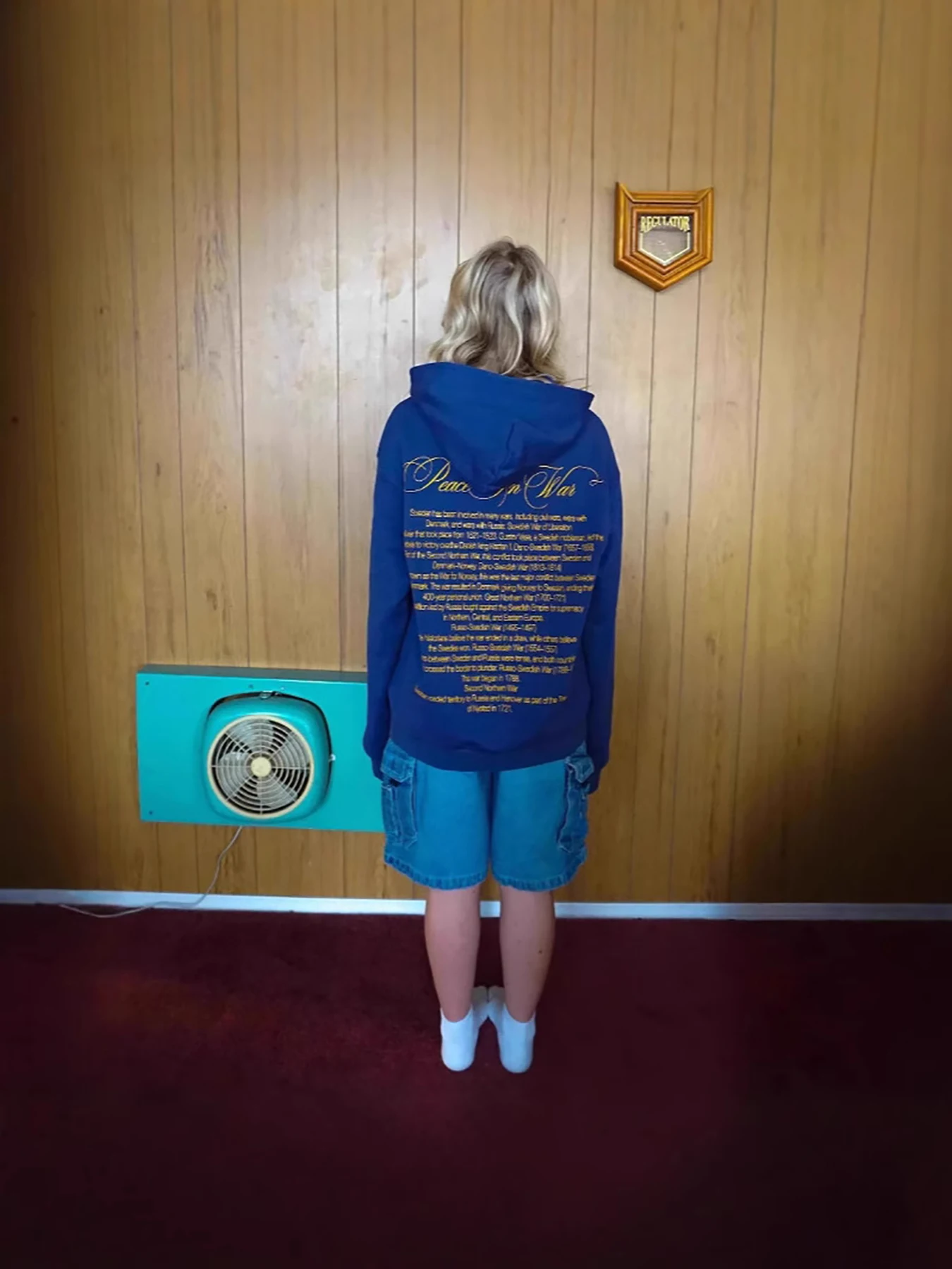 2025年新作プルオーバージャケット、ユニセックスプリントスウェットシャツ、フード付きレトロトレンド、ゆったりとした万能トップス