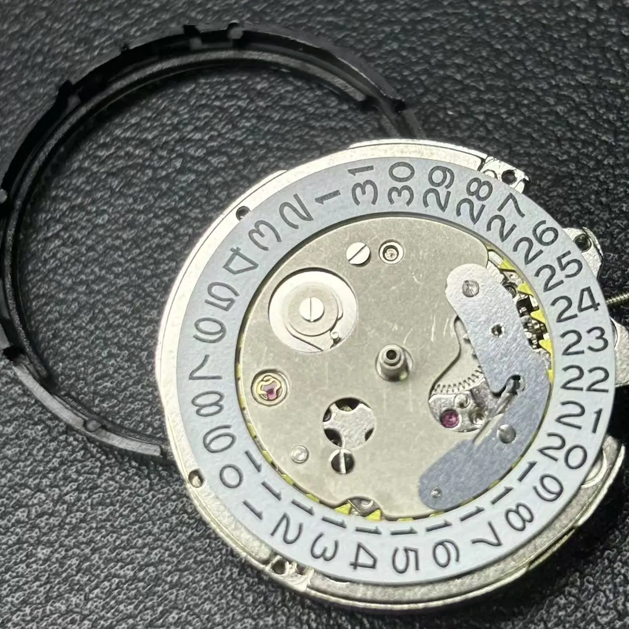 China NH35 Automatic Mechanical Movement Three-pin Single Calendar 3-Point Calendar Watch Accessories Replace Japan's NH35