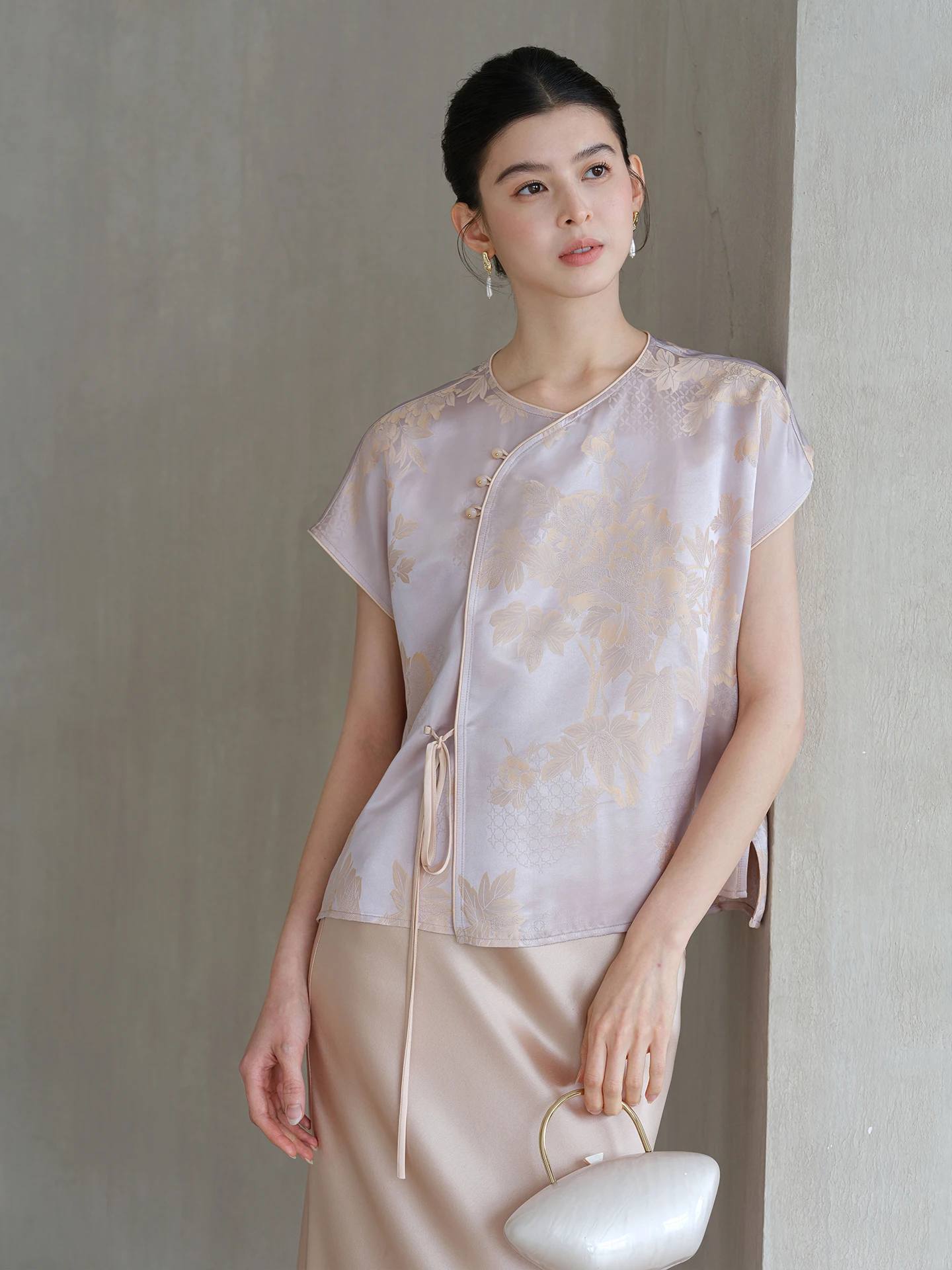 

Silk ort Top Women's Summer 2025 Ascending Luxury Tassel Pendulous Silk ort Sve round Ne Loose Fit Casual Wear