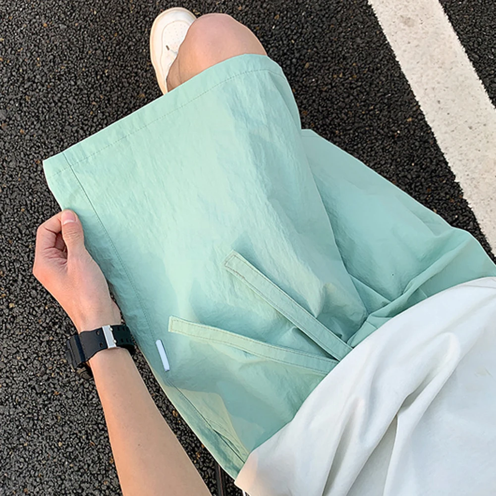 شورت فضفاض مناسب مقاس 2XL شورت رجالي رفيع لجميع المواسم يرتدي ملابس رياضية للشاطئ متوسطة الخصر لأنشطة الشاطئ