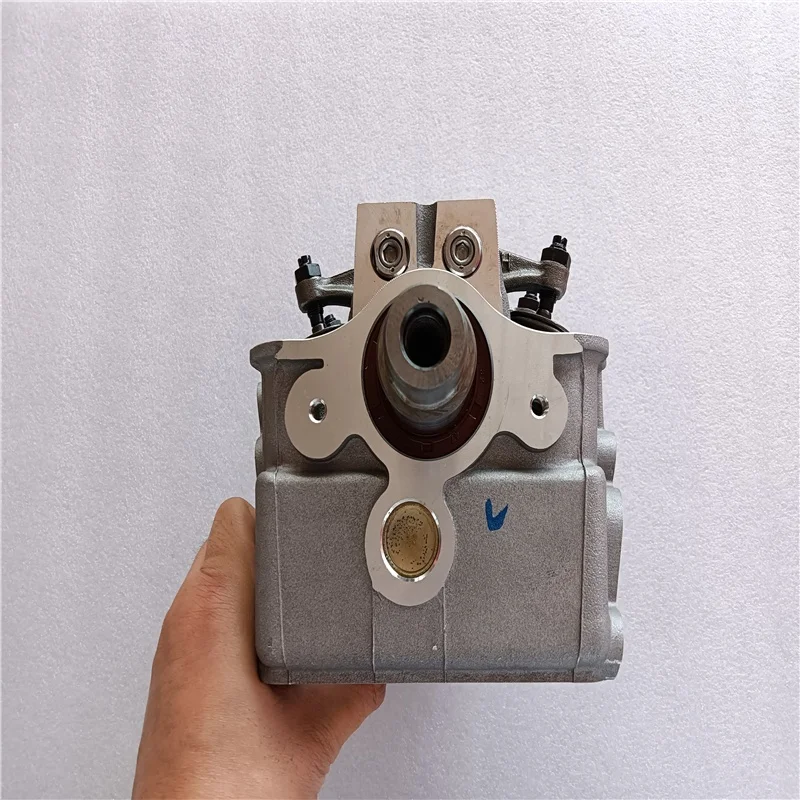 F10a Complete Cylinder Head for Suzuki Engine F10a Cylinder Head Assembly 11110-80002