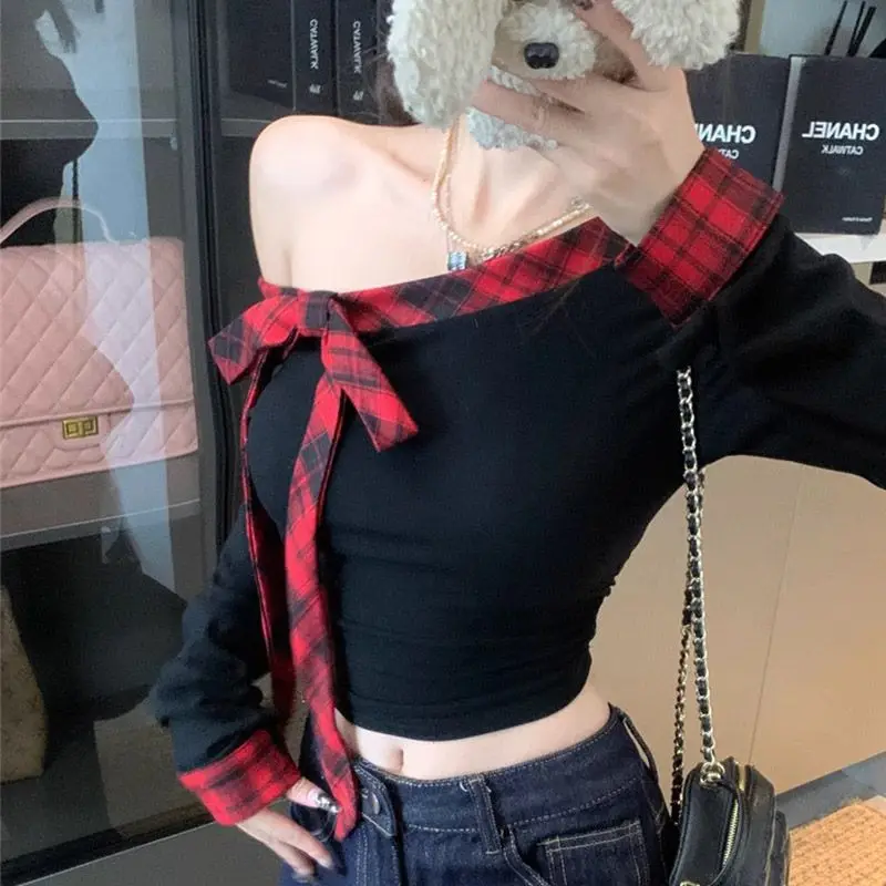 

Red New Year wear with patchwork bow oblique shoulder T-shirt women's autumn and winter off-shoulder base shirt with short top