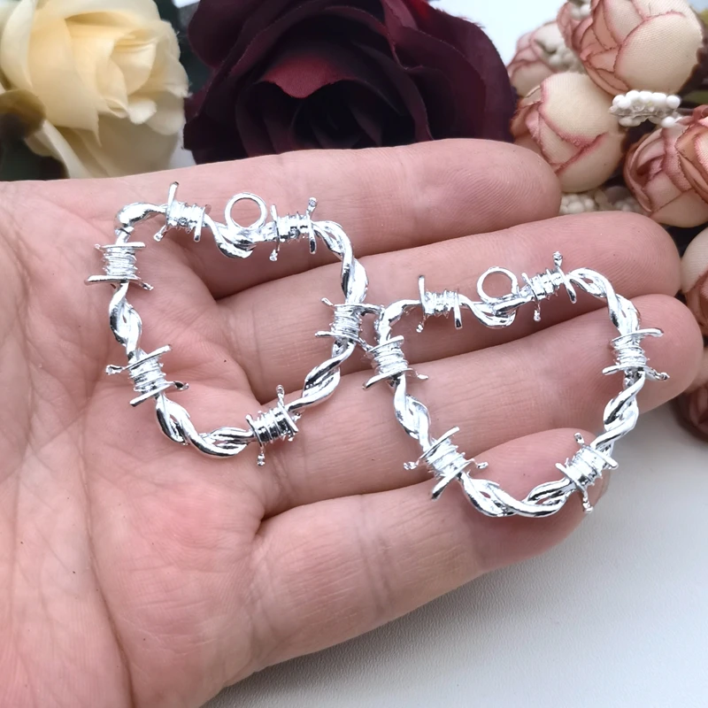 4 Pcs of Heart Shaped, Gothic, Barbed Wire Jewelry, Jewelry Production DIY Handicrafts, Jewelry Jewelry, Designer Jewelry