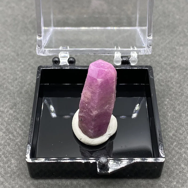 Best! 100% natural Myanmar Fluorescent Ruby rough mineral stones and crystals healing crystals quartz gemstones +Box 35mm