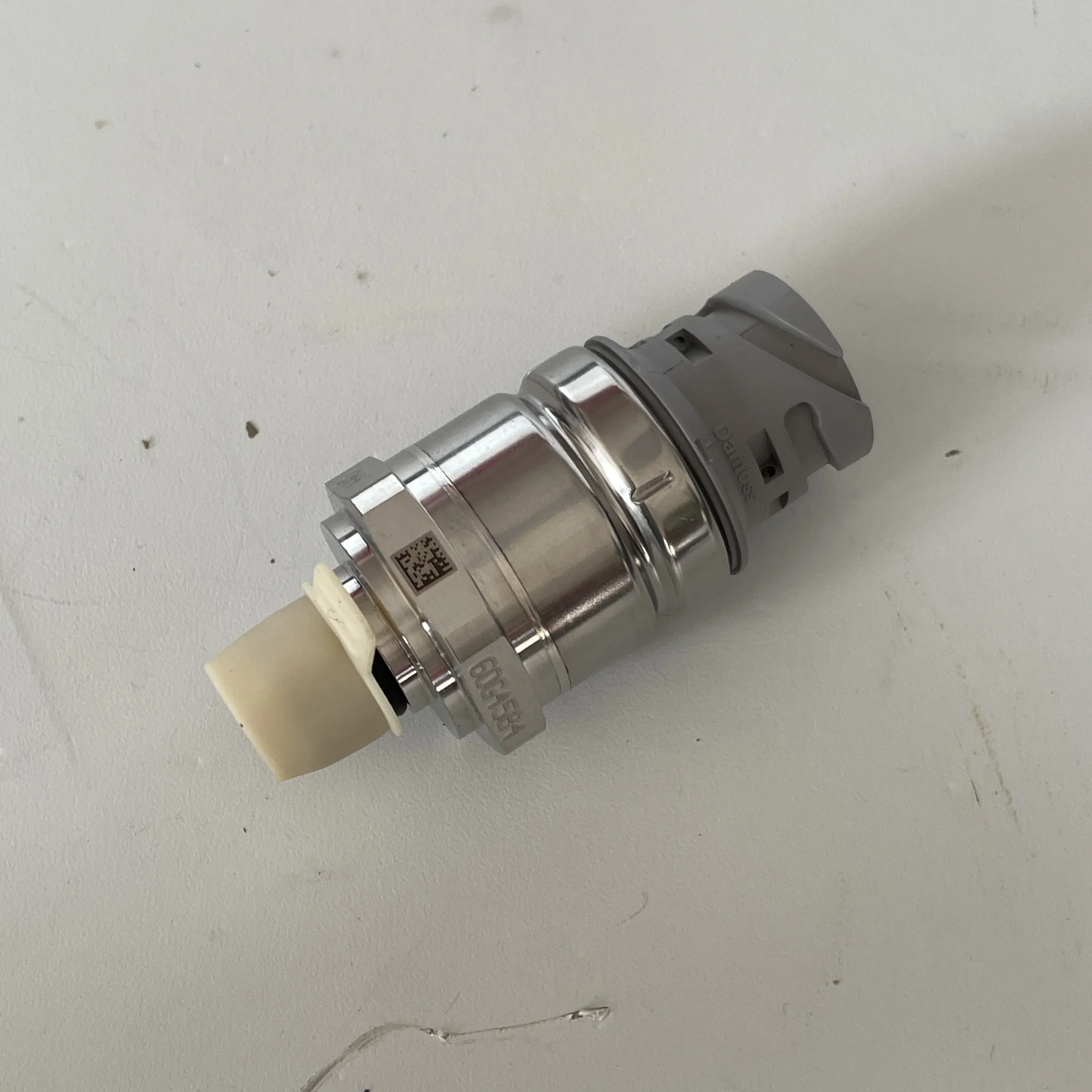 Cummins QSK19 engine parts cummins pressure sensor 5594381 for cummins truck parts